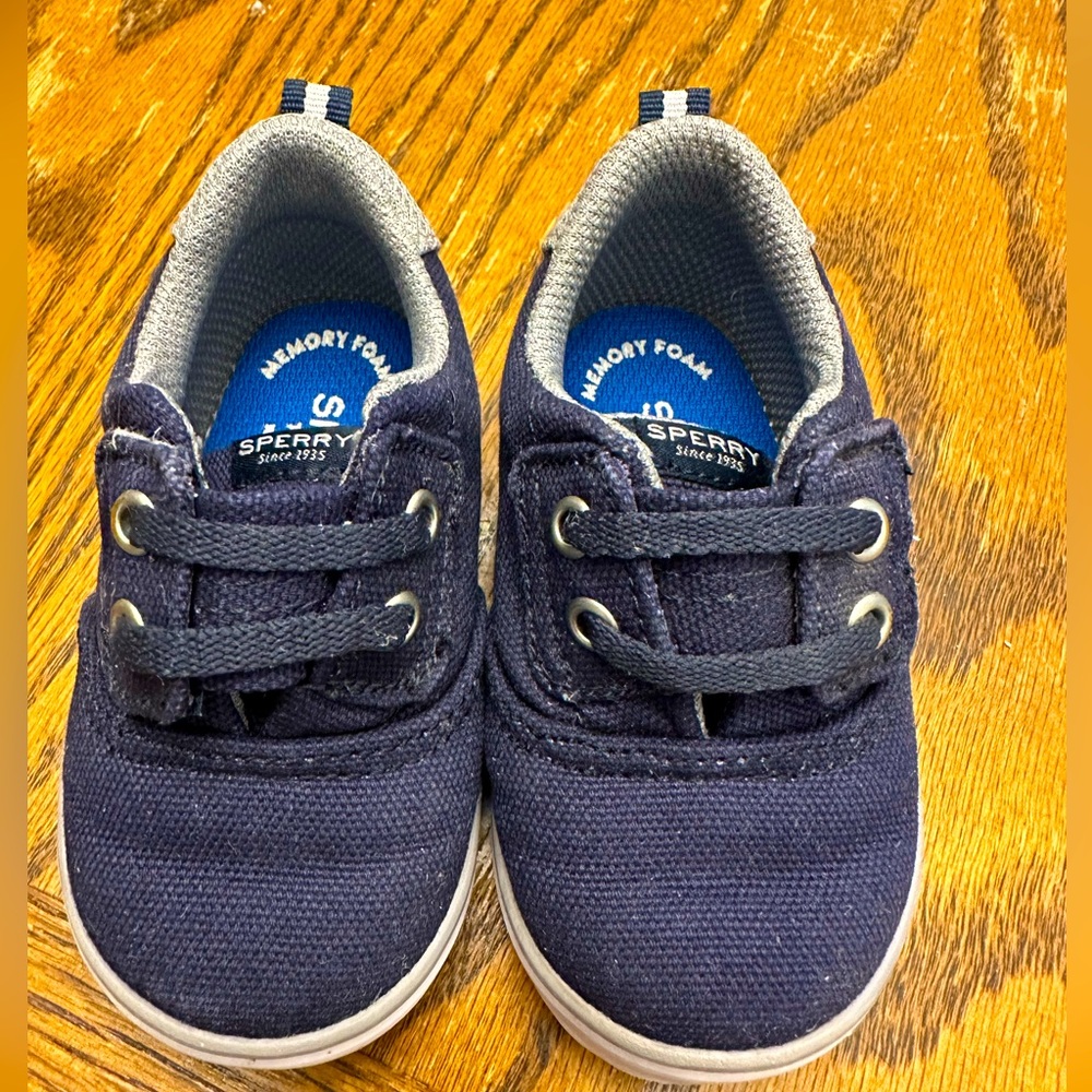 Sperry memory foam top sider shoe; Infant size 2; washable; velcro closure